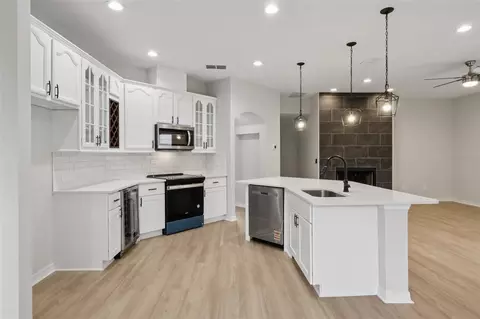 Kitchen - 3791 Moon Dancer Pl, Saint Cloud, FL 34772 photo 3 of 4