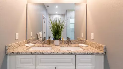 Bath - 41550 Royal Trails Rd, Eustis, FL 32736 photo 1 of 5