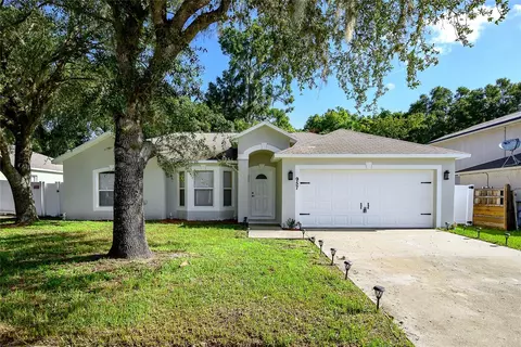 957 Cascades Park Trl, Deland, FL 32720