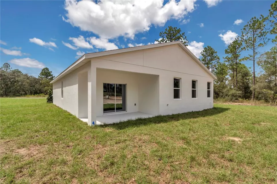 Exterior - 3207 SW Ivy Pl, Dunnellon, FL 34431 photo 10 of 11
