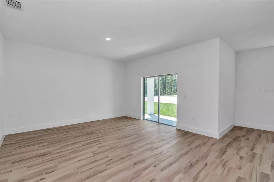 Living - 3207 SW Ivy Pl, Dunnellon, FL 34431 photo 1 of 4