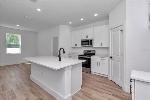 Kitchen - 3207 SW Ivy Pl, Dunnellon, FL 34431 photo 1 of 5