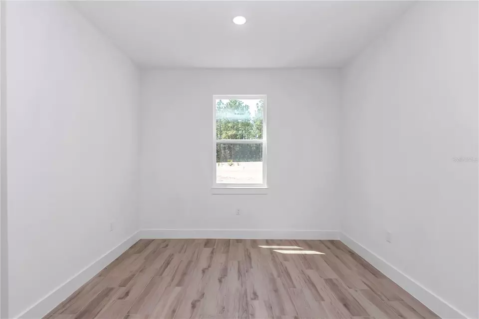 Bedroom - 3207 SW Ivy Pl, Dunnellon, FL 34431 photo 4 of 7