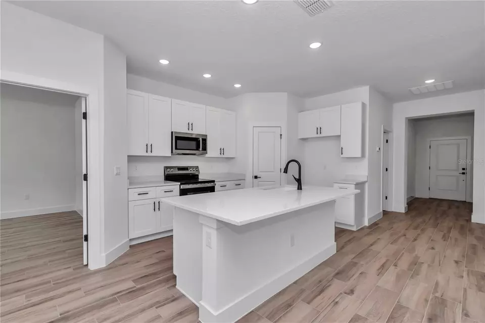 Kitchen - 3207 SW Ivy Pl, Dunnellon, FL 34431 photo 2 of 5