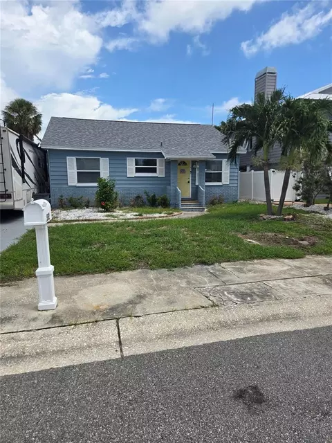 552 78th Ave, Saint Pete Beach, FL 33706