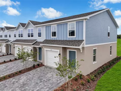 3338 Thicket St, Tavares, FL 32778
