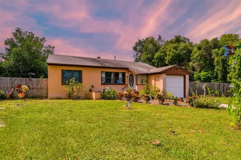 1310 Monterey Dr, Eustis, FL 32726