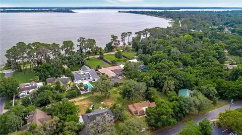2286 Crescent Dr, Mount Dora, FL 32757