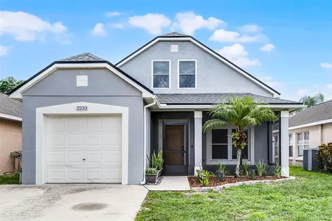 2233 Woods Edge Cir, Orlando, FL 32817