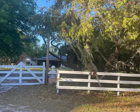 7098 Cr 558, Center Hill, FL 33514