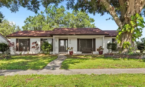 5202 Greenway Dr, Orlando, FL 32819