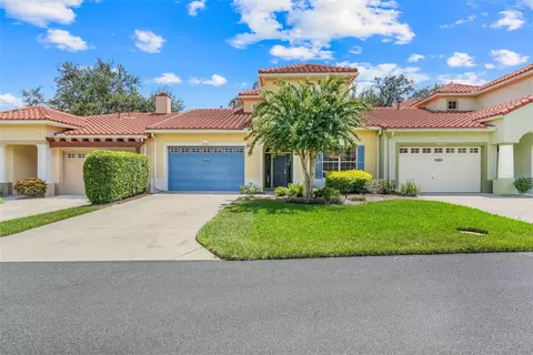 1042 Avenida Sonoma, Lady Lake, FL 32159