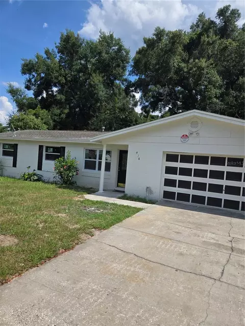 218 E 11th St, Apopka, FL 32703