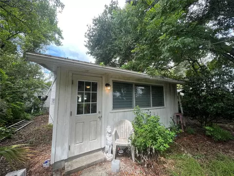 5117 8th St, Zephyrhills, FL 33542