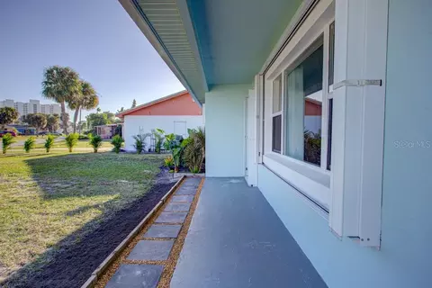 Exterior - 22 Plaza Dr, Ormond Beach, FL 32176 photo 4 of 8