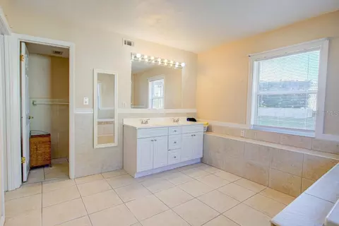Bath - 22 Plaza Dr, Ormond Beach, FL 32176 photo 5 of 12