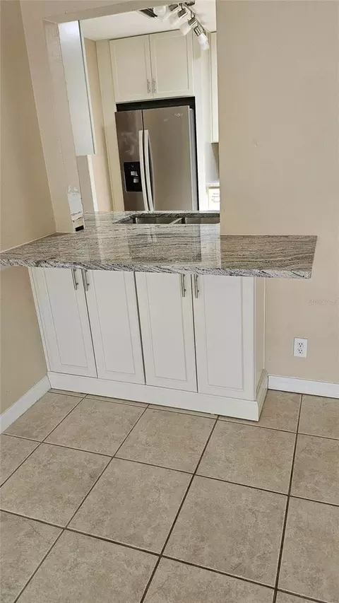 Kitchen - 22 Plaza Dr, Ormond Beach, FL 32176 photo 3 of 7