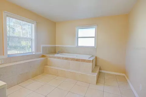 Bath - 22 Plaza Dr, Ormond Beach, FL 32176 photo 2 of 12