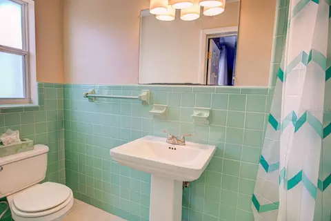 Bath - 22 Plaza Dr, Ormond Beach, FL 32176 photo 11 of 12