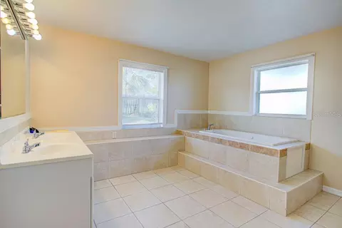 Bath - 22 Plaza Dr, Ormond Beach, FL 32176 photo 1 of 12