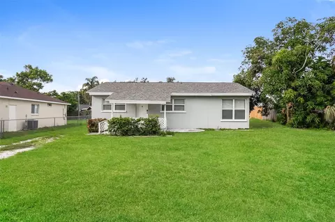 2524 32nd Ave E, Bradenton, FL 34208