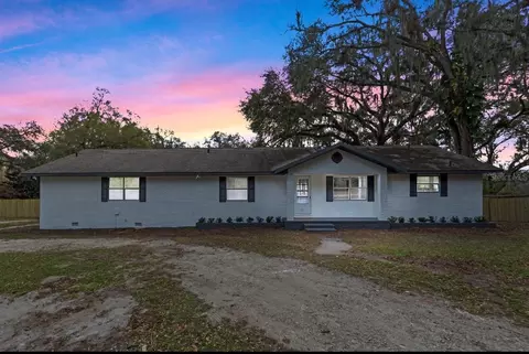 1343 Spring Lake Rd, Fruitland Park, FL 34731
