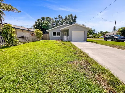 5592 61st St N, Kenneth City, FL 33709