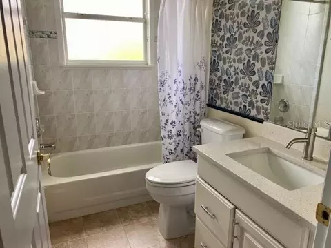 Bath - 5224 Hammock Pointe Ct, Saint Cloud, FL 34771 photo 2 of 2