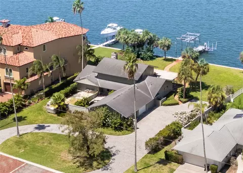 1588 Santa Barbara Dr, Dunedin, FL 34698