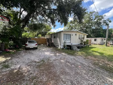 18302 Crooked Ln, Lutz, FL 33548