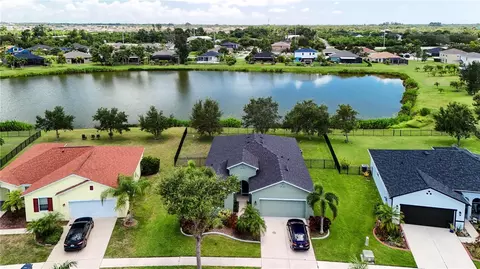 205 Star Shell Dr, Apollo Beach, FL 33572