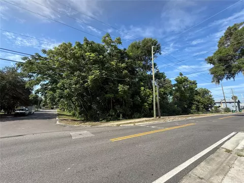 412 W Beresford Ave, Deland, FL 32720