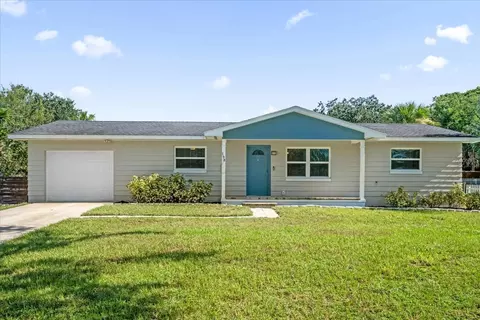 198 W Cypress Ave, Howey In The Hills, FL 34737