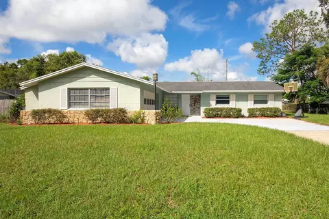 186 Lakeside Dr, Sanford, FL 32773