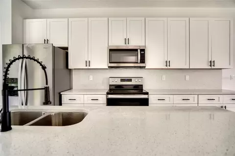Kitchen - 2121 SW 153rd Loop, Ocala, FL 34473 photo 3 of 4