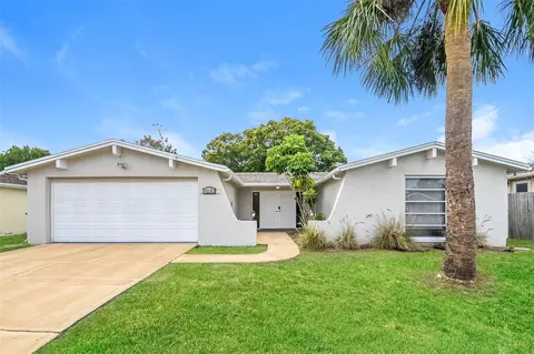 9131 Hunt Club Ln, Port Richey, FL 34668