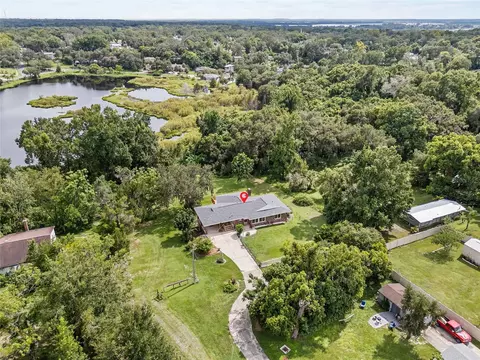 1422 E 8th Ave, Mount Dora, FL 32757