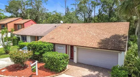 111 Spreading Oak Ct, Sanford, FL 32773