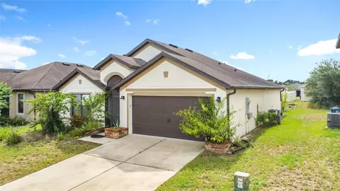 1051 Woodlark Dr, Haines City, FL 33844