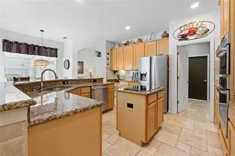 Kitchen - 2254 Blackjack Oak St, Ocoee, FL 34761 photo 6 of 7