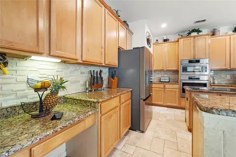 Kitchen - 2254 Blackjack Oak St, Ocoee, FL 34761 photo 2 of 7