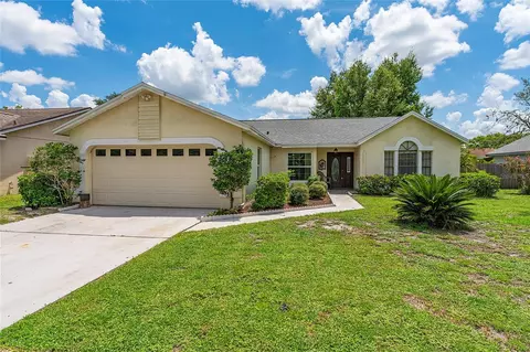 325 Sir Lawrence Dr, Sanford, FL 32773