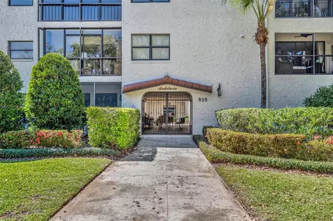 535 N Interlachen Ave #205, Winter Park, FL 32789