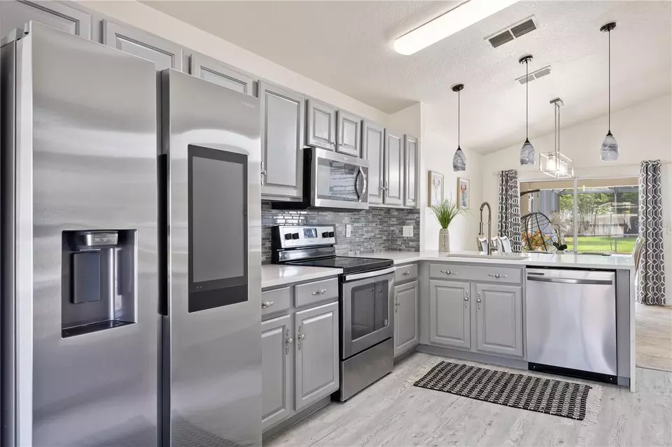 Kitchen - 239 Longhirst Loop, Ocoee, FL 34761 photo 3 of 4