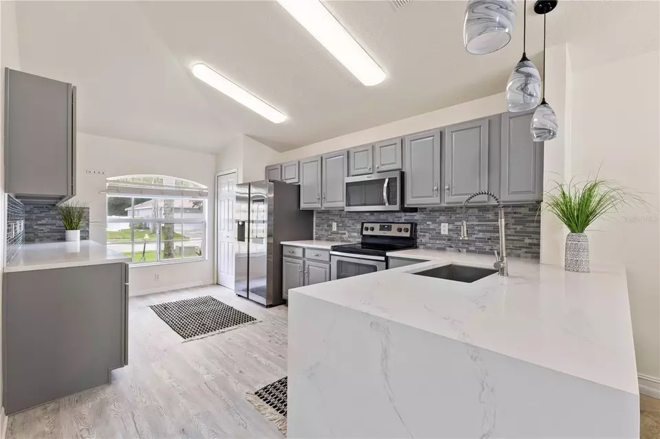 Kitchen - 239 Longhirst Loop, Ocoee, FL 34761 photo 1 of 4