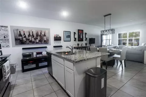 Kitchen - 643 Belgrove St, Debary, FL 32713 photo 2 of 3