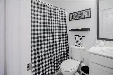 Bath - 643 Belgrove St, Debary, FL 32713 photo 5 of 7