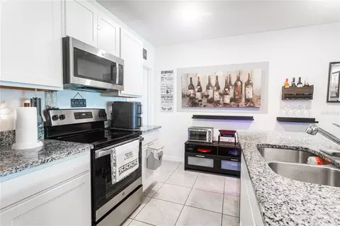Kitchen - 643 Belgrove St, Debary, FL 32713 photo 1 of 3