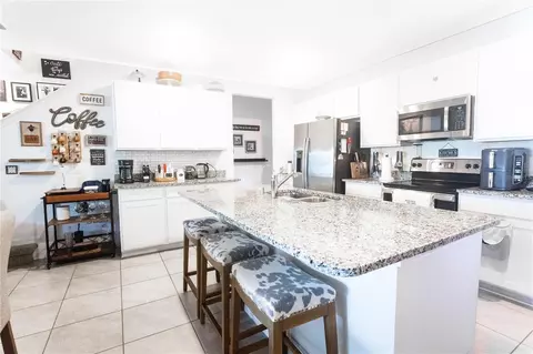 Kitchen - 643 Belgrove St, Debary, FL 32713 photo 3 of 3