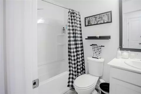 Bath - 643 Belgrove St, Debary, FL 32713 photo 6 of 7